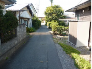 松本市波田、土地の前面道路を含む現地写真画像です
