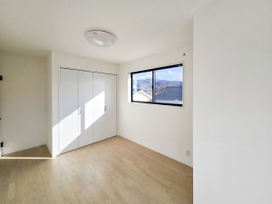 松本市横田、中古一戸建ての子ども部屋画像です