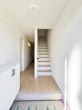 松本市横田、中古一戸建ての玄関画像です