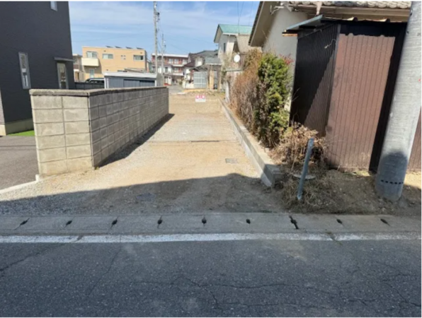 松本市、土地の前面道路を含む現地写真画像です