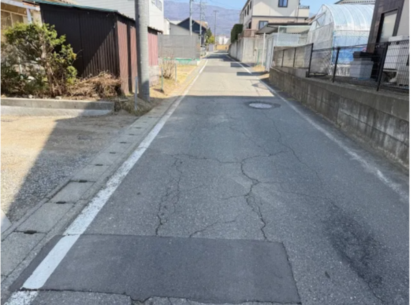 松本市、土地の前面道路を含む現地写真画像です