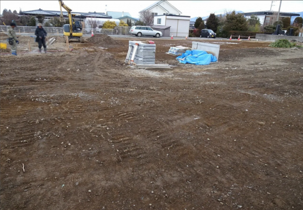 松本市大字笹賀、土地の前面道路を含む現地写真画像です