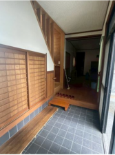 松本市女鳥羽、中古一戸建ての玄関画像です