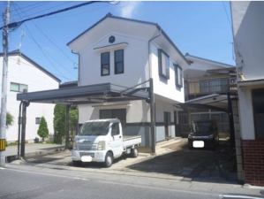 松本市女鳥羽、中古一戸建ての外観画像です