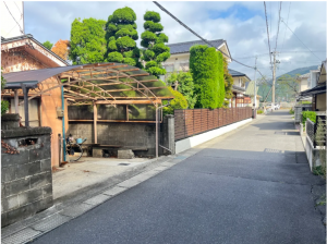 松本市大字里山辺、土地の前面道路を含む現地写真画像です