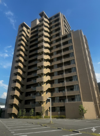 松本市宮田、中古マンションの外観画像です