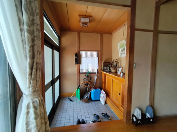 松本市大字惣社、中古一戸建ての玄関画像です