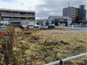 松本市出川町、土地の前面道路を含む現地写真画像です