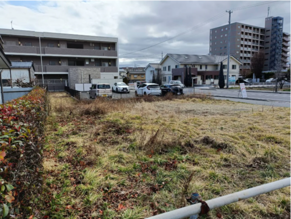 松本市出川町、土地の前面道路を含む現地写真画像です