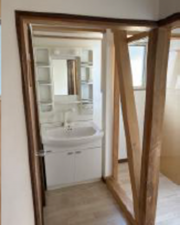 松本市筑摩、中古一戸建ての洗面画像です