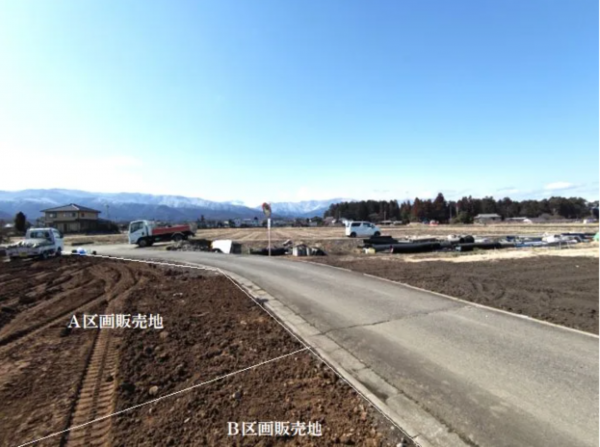 松本市大字今井、土地の前面道路を含む現地写真画像です