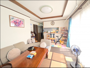 塩尻市大字広丘、中古一戸建ての居間画像です