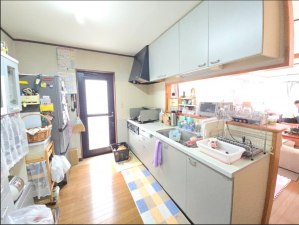 塩尻市大字広丘、中古一戸建てのキッチン画像です