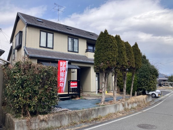 松本市梓川、中古一戸建ての間取り画像です