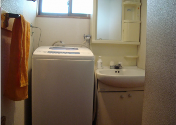 安曇野市明科、中古一戸建ての洗面画像です