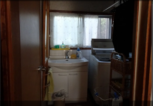 塩尻市大字広丘、中古一戸建ての洗面画像です