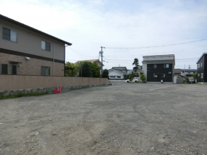 松本市梓川、土地の前面道路を含む現地写真画像です
