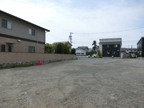 松本市梓川、土地の前面道路を含む現地写真画像です
