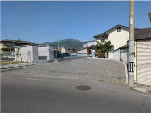 松本市沢村、土地の前面道路を含む現地写真画像です
