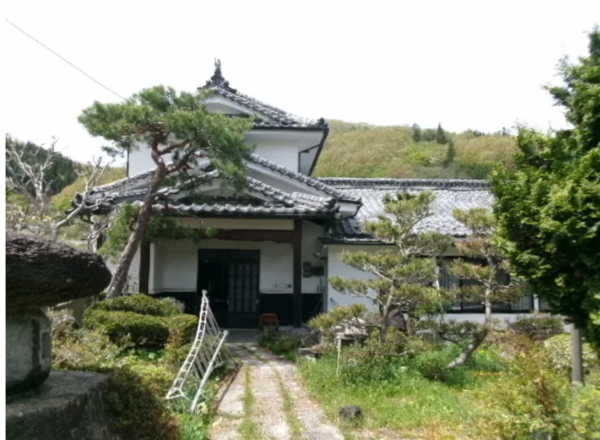 安曇野市明科、中古一戸建ての外観画像です