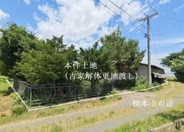 松本市梓川、土地の前面道路を含む現地写真画像です