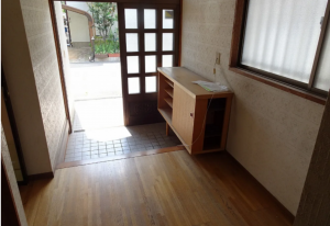 松本市大字神林、中古一戸建ての玄関画像です