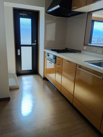 松本市本庄、中古マンションのキッチン画像です