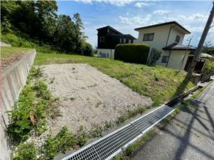 松本市蟻ケ崎台、土地の前面道路を含む現地写真画像です