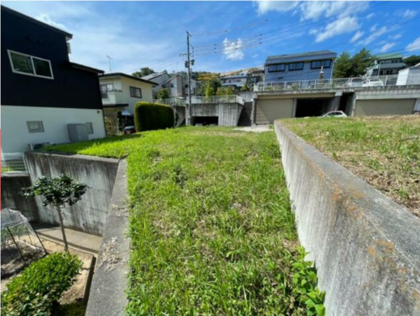 松本市蟻ケ崎台、土地の前面道路を含む現地写真画像です