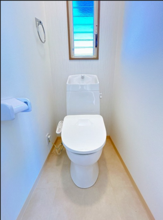松本市大字島内、中古一戸建てのトイレ画像です