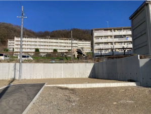 松本市並柳、新築一戸建ての前面道路を含む現地写真画像です
