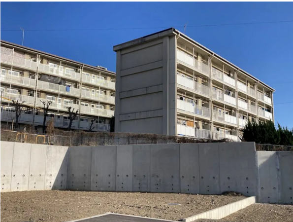 松本市並柳、新築一戸建ての前面道路を含む現地写真画像です