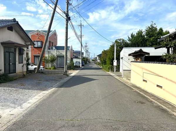 塩尻市大字大門、土地の前面道路を含む現地写真画像です