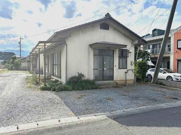 塩尻市大字大門、土地の前面道路を含む現地写真画像です