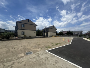 松本市大字新村、土地の前面道路を含む現地写真画像です