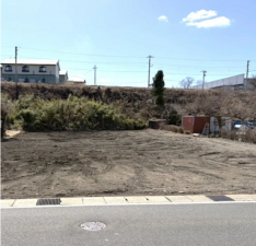 松本市波田、土地の前面道路を含む現地写真画像です