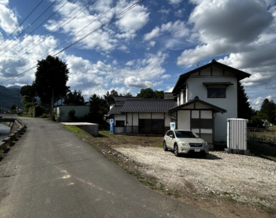 安曇野市堀金、中古一戸建ての外観画像です