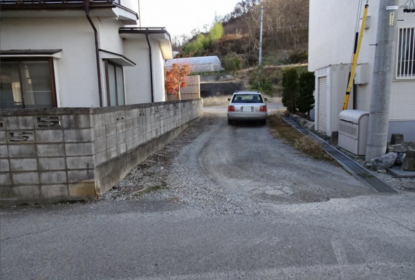 塩尻市大門、土地の前面道路を含む現地写真画像です