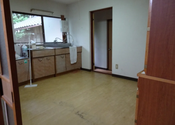 塩尻市大字片丘、中古一戸建てのキッチン画像です