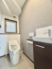 名古屋市昭和区折戸町、新築一戸建てのトイレ画像です