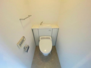 名古屋市昭和区八事富士見、中古マンションのトイレ画像です