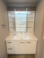 名古屋市昭和区山手通、中古マンションの洗面画像です