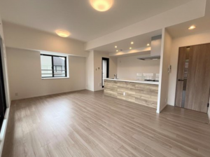 名古屋市昭和区山手通、中古マンションの居間画像です