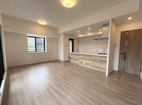 名古屋市昭和区山手通、中古マンションの居間画像です