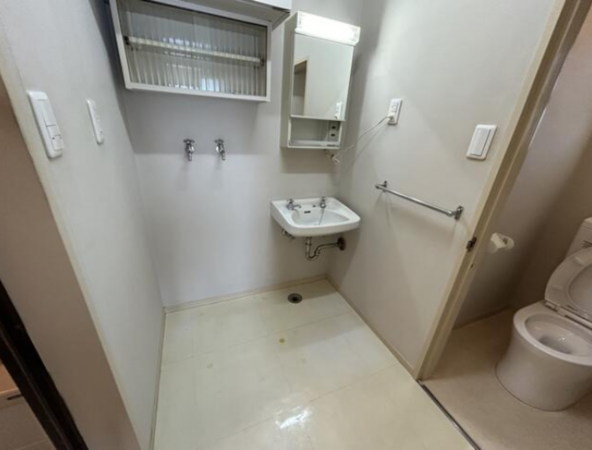 名古屋市昭和区広路町、中古マンションの洗面画像です