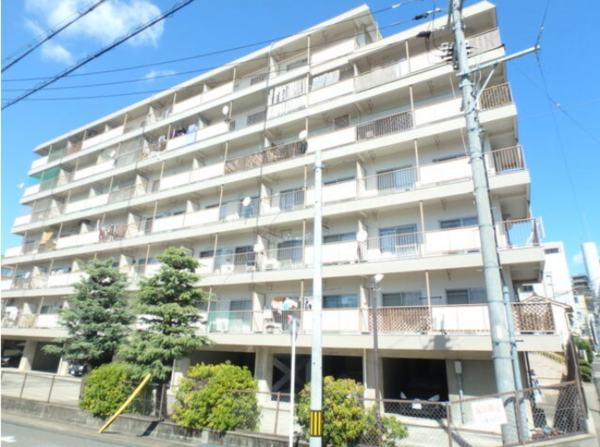 名古屋市昭和区広路町、中古マンションの外観画像です