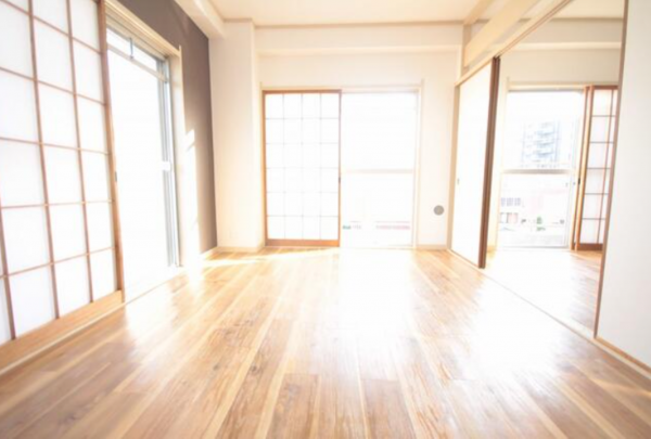 名古屋市昭和区広路町、中古マンションの居間画像です