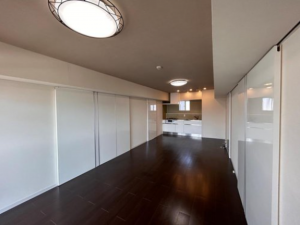 名古屋市昭和区滝子通、中古マンションの居間画像です