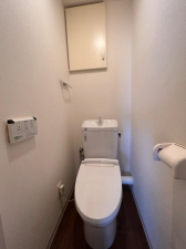 名古屋市昭和区滝子通、中古マンションのトイレ画像です