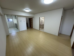 名古屋市昭和区滝子通、中古マンションの居間画像です